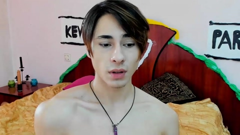 kevin_hug  23-08-2022